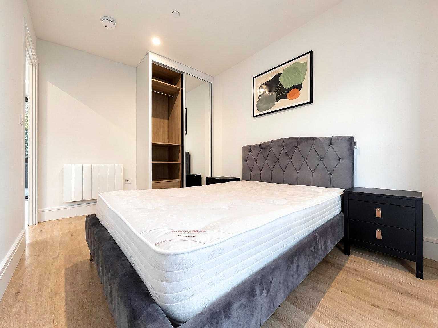 Flat 27, Coombe Hill House, Beverley Way - apartment 1