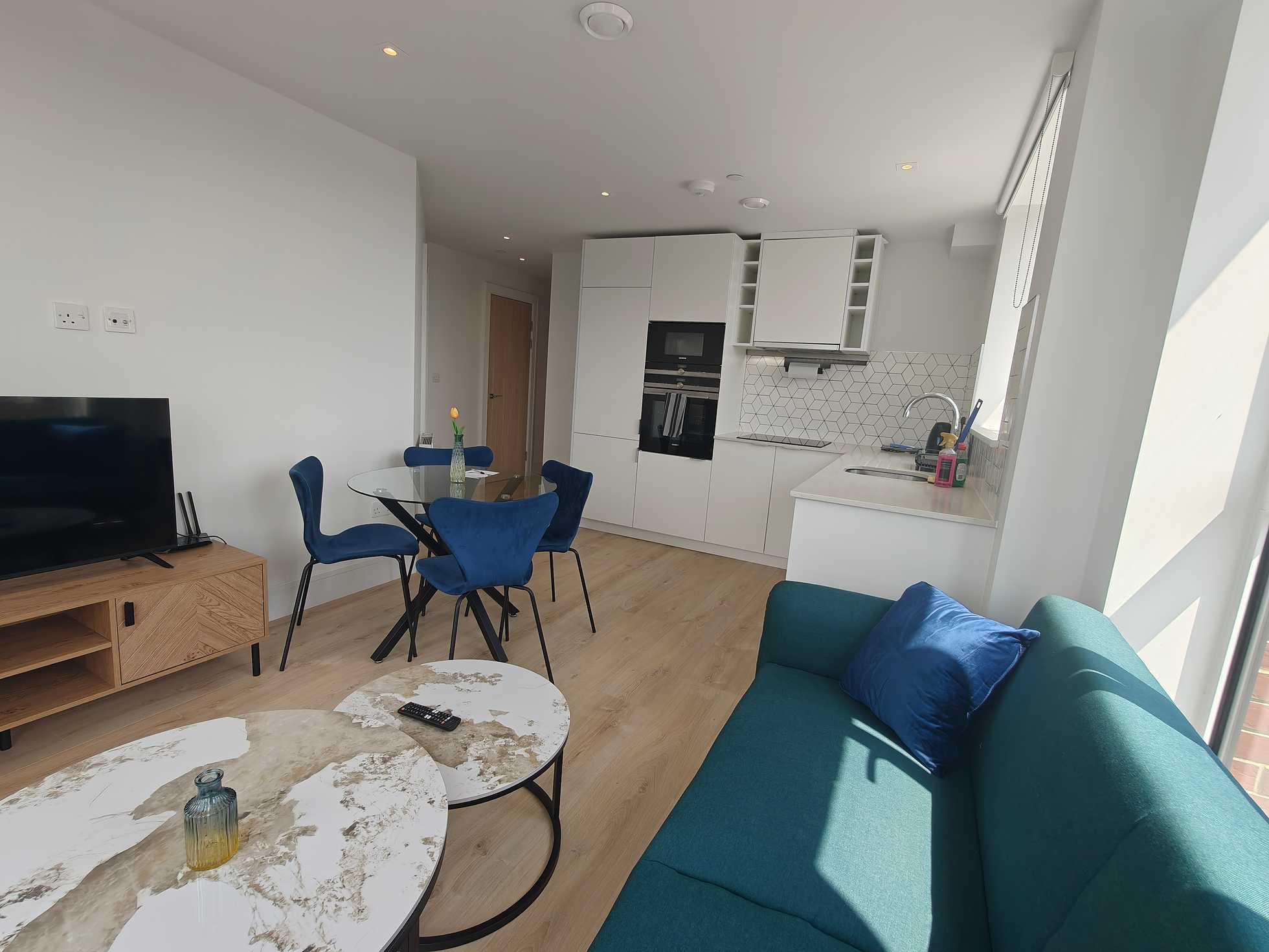 Flat 90, Coombe Hill House, Beverley Way - apartment 1